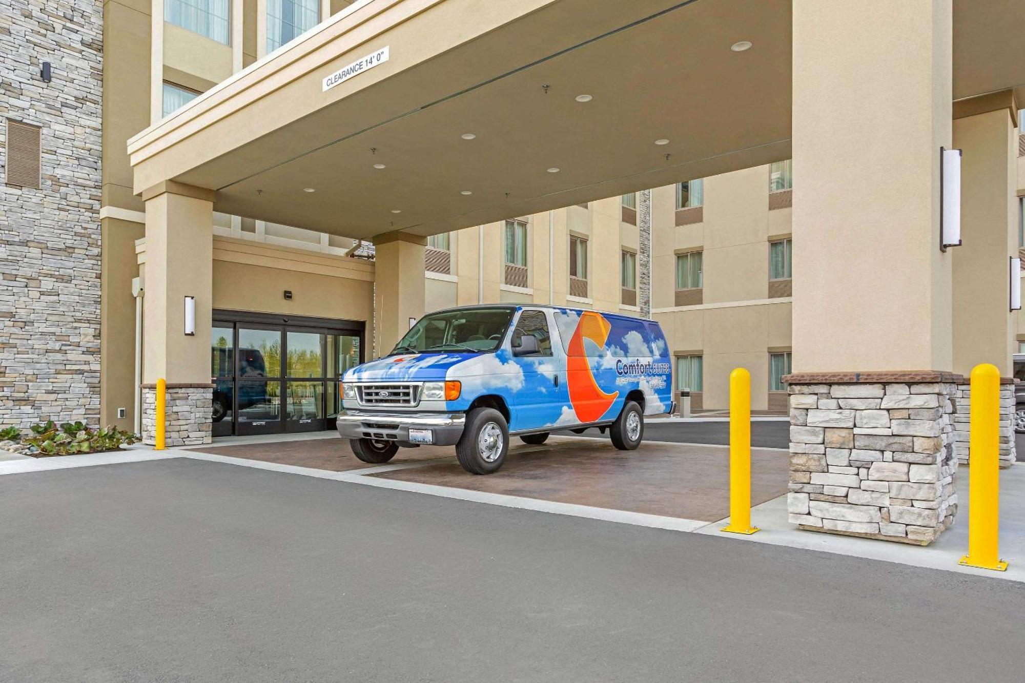Comfort Suites Burlington Near I-5 Buitenkant foto