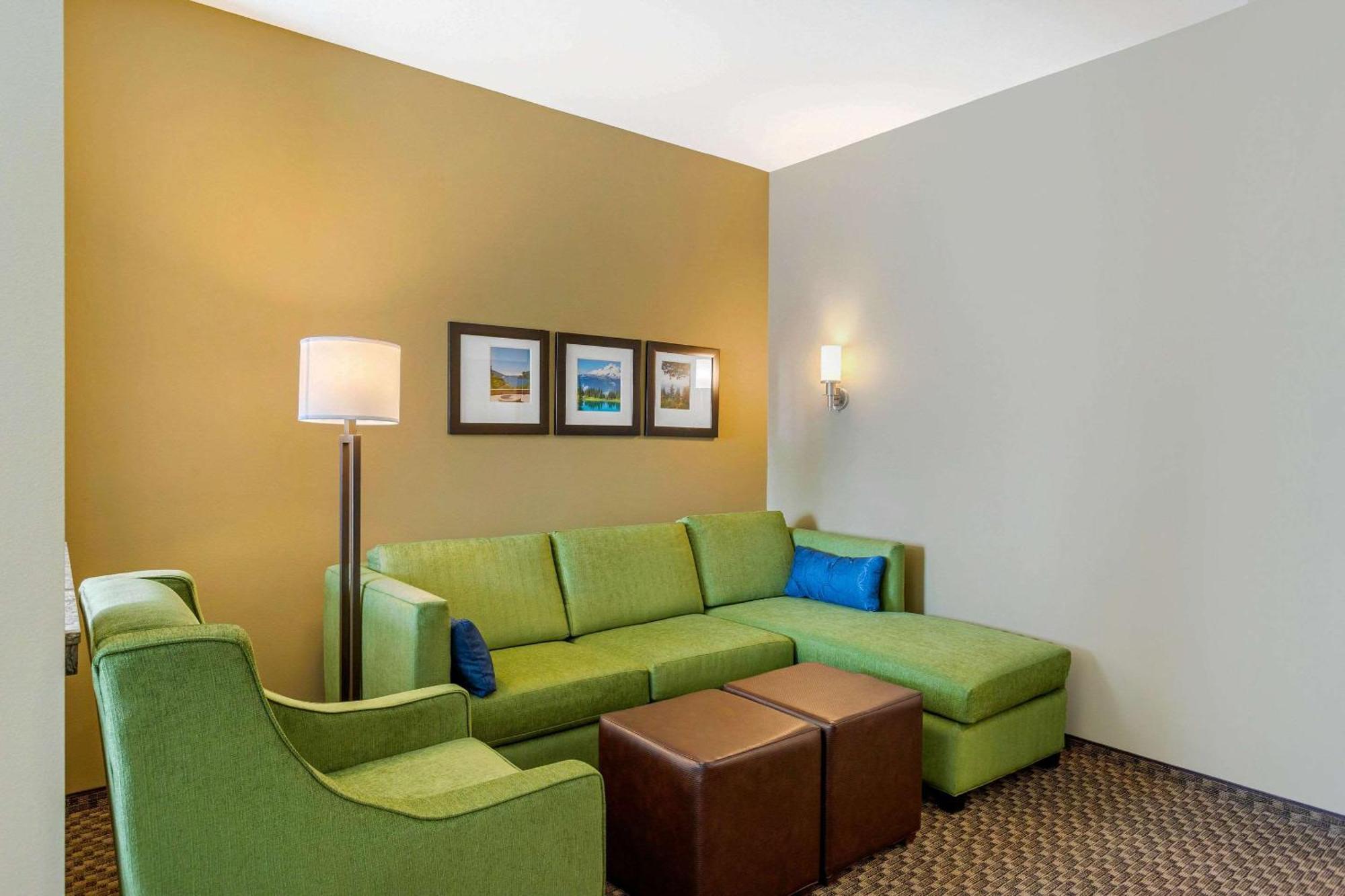 Comfort Suites Burlington Near I-5 Buitenkant foto