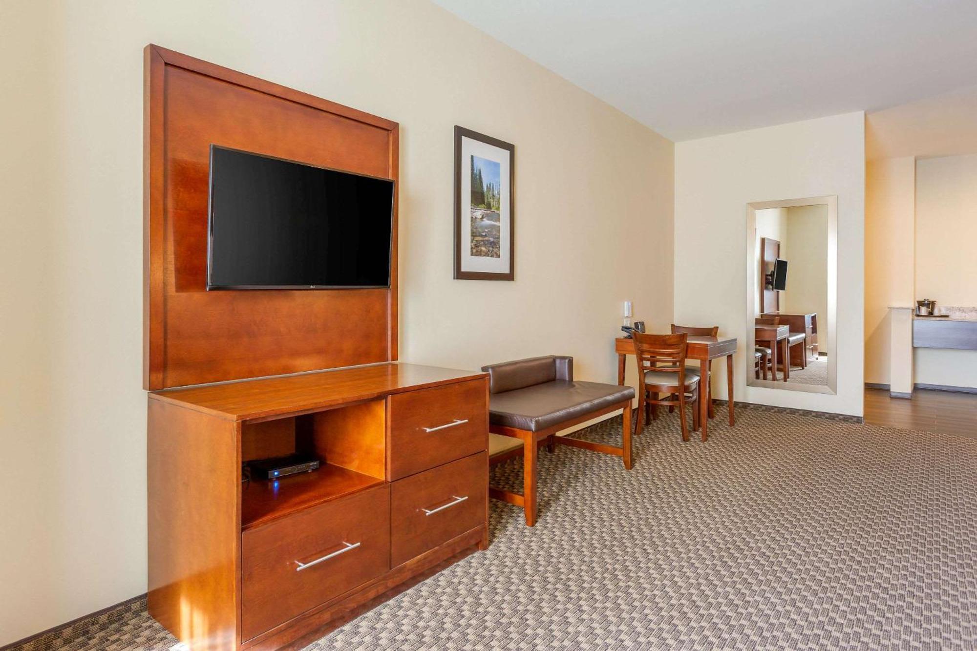 Comfort Suites Burlington Near I-5 Buitenkant foto