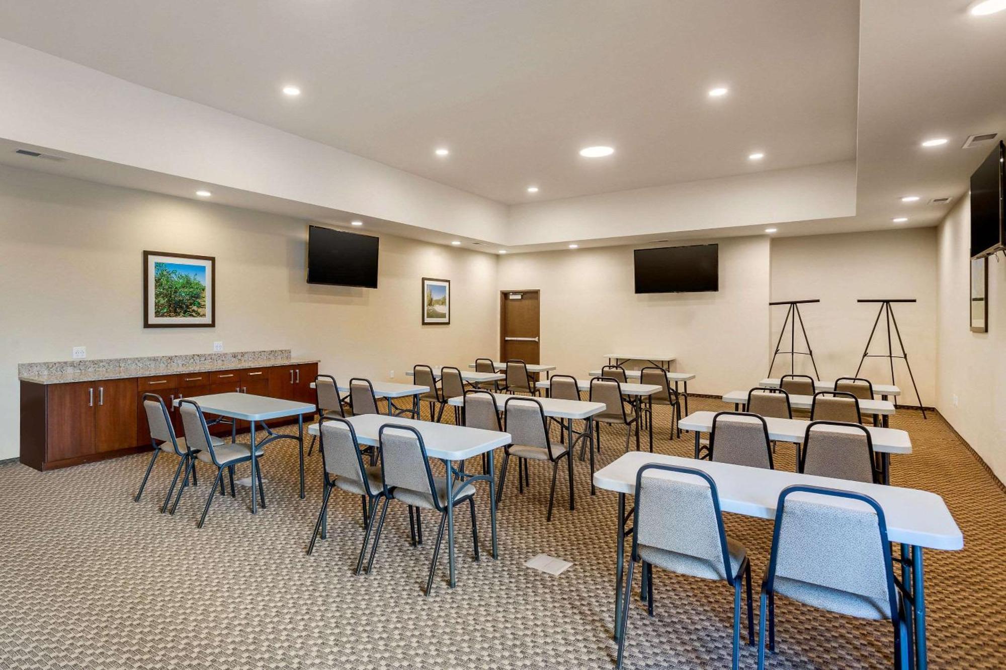 Comfort Suites Burlington Near I-5 Buitenkant foto