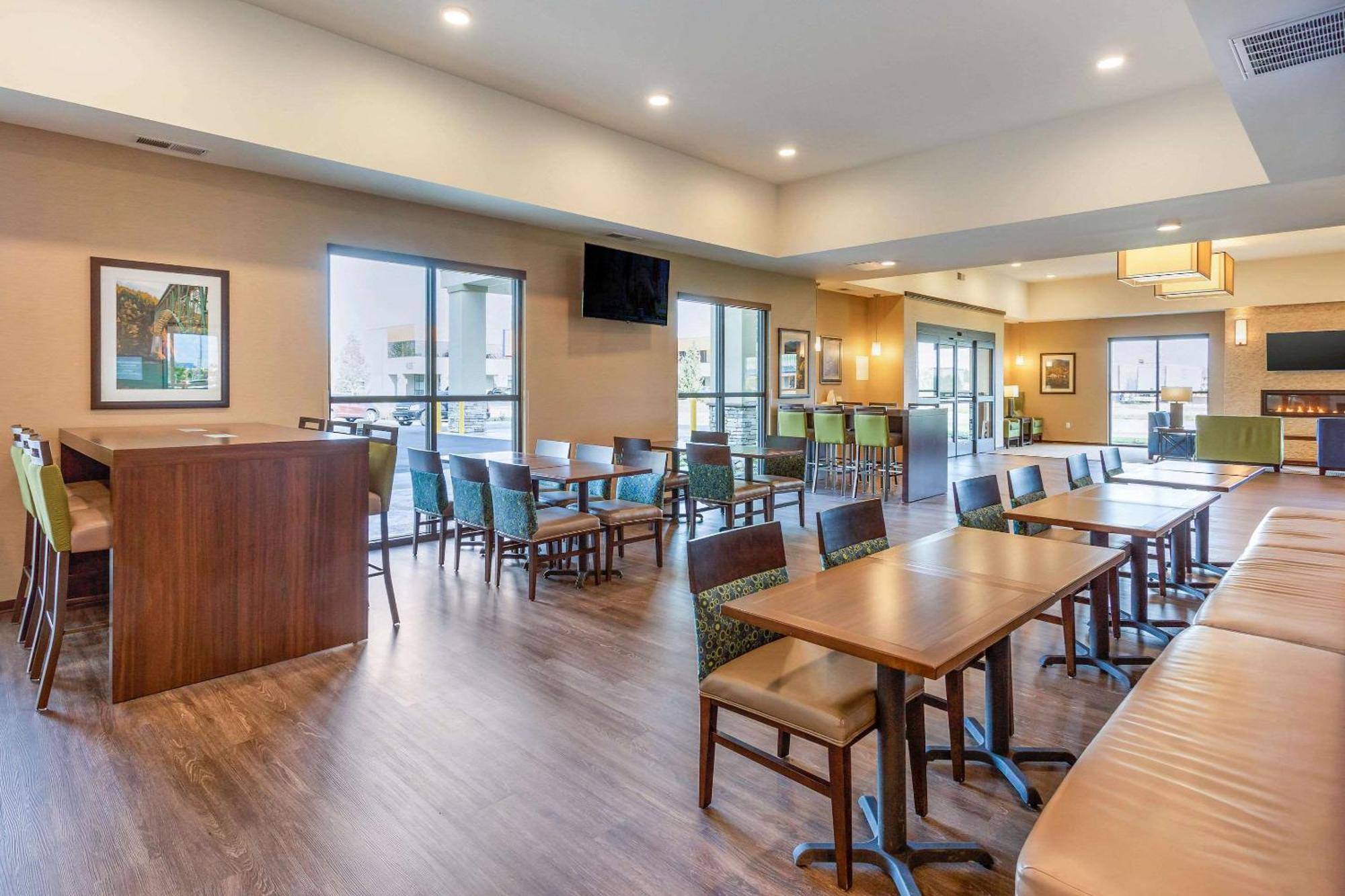 Comfort Suites Burlington Near I-5 Buitenkant foto