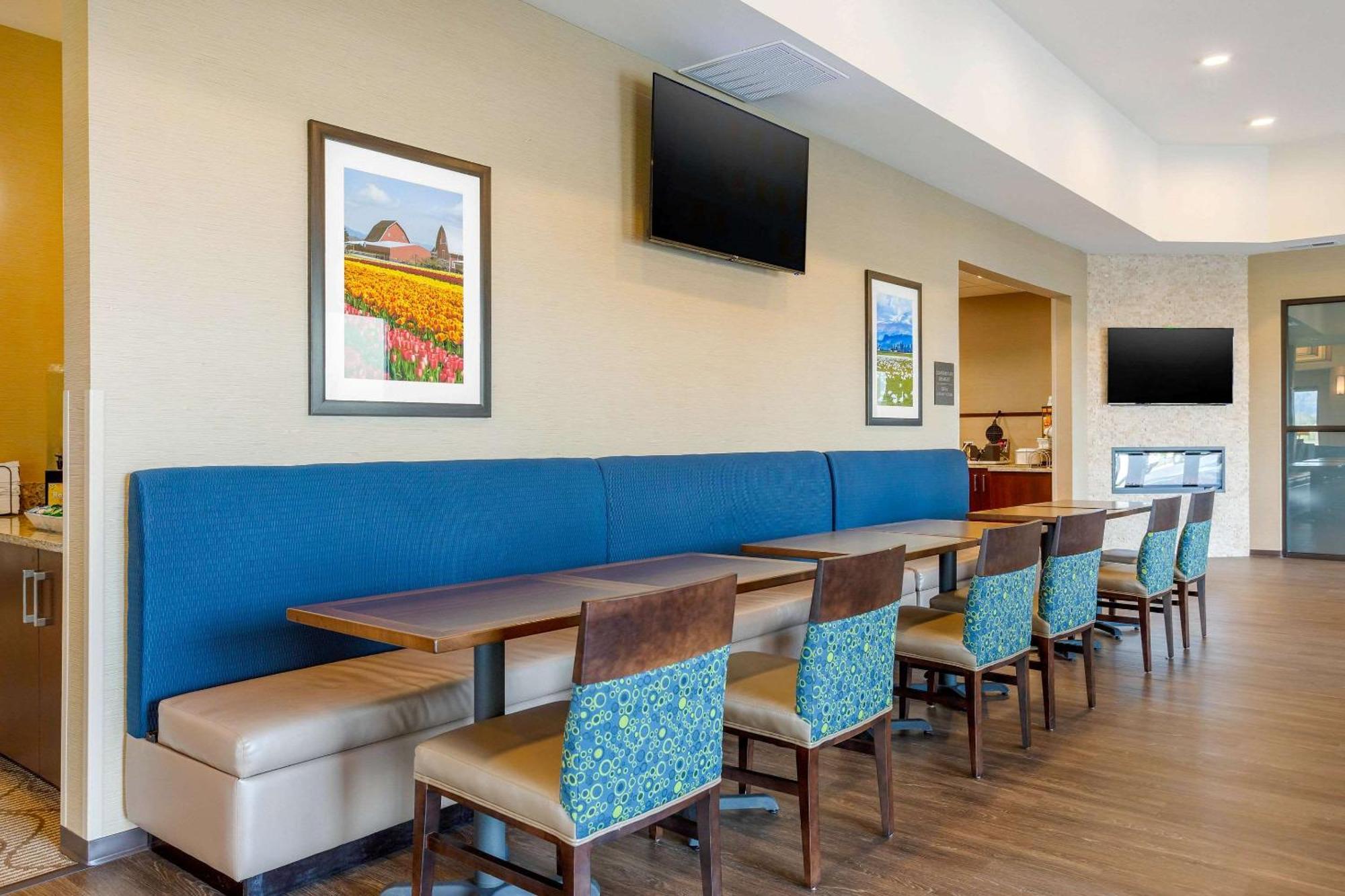 Comfort Suites Burlington Near I-5 Buitenkant foto