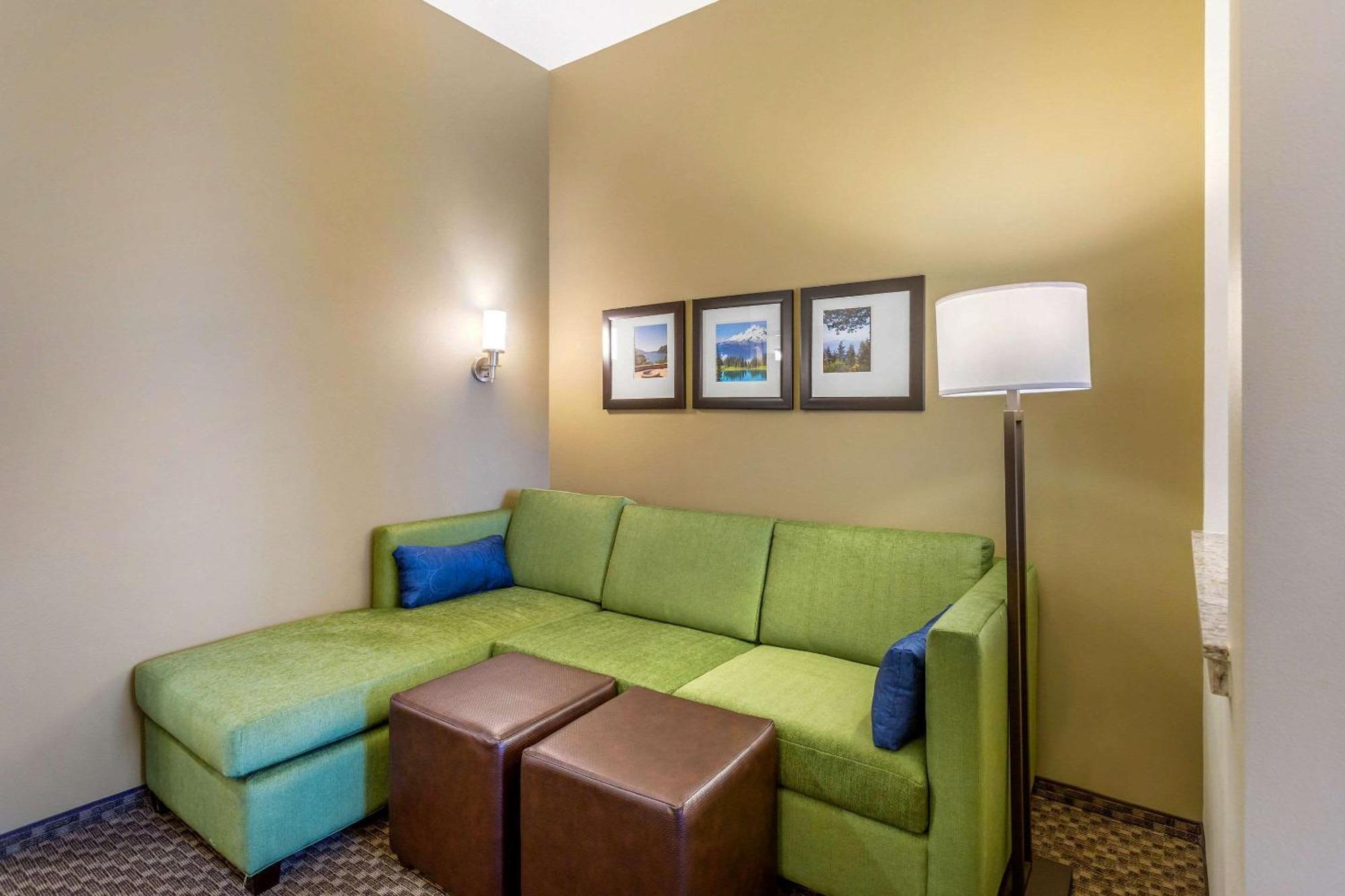 Comfort Suites Burlington Near I-5 Buitenkant foto