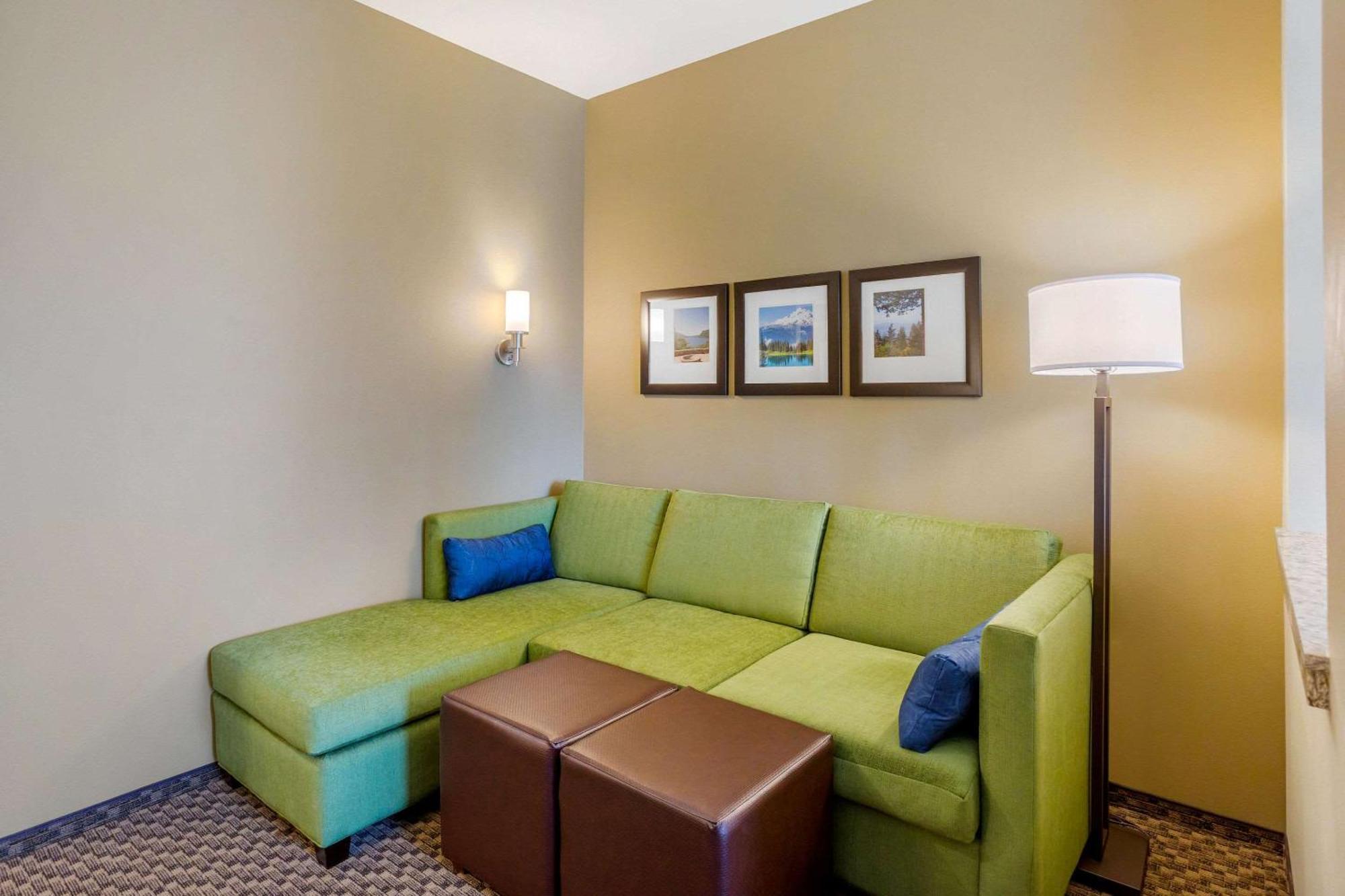 Comfort Suites Burlington Near I-5 Buitenkant foto
