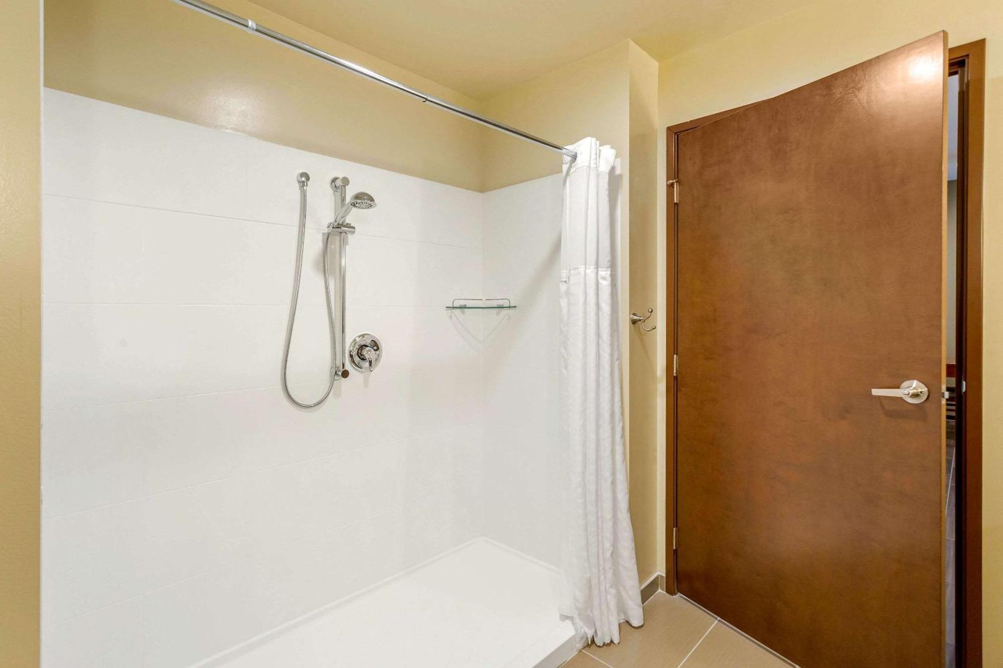 Comfort Suites Burlington Near I-5 Buitenkant foto