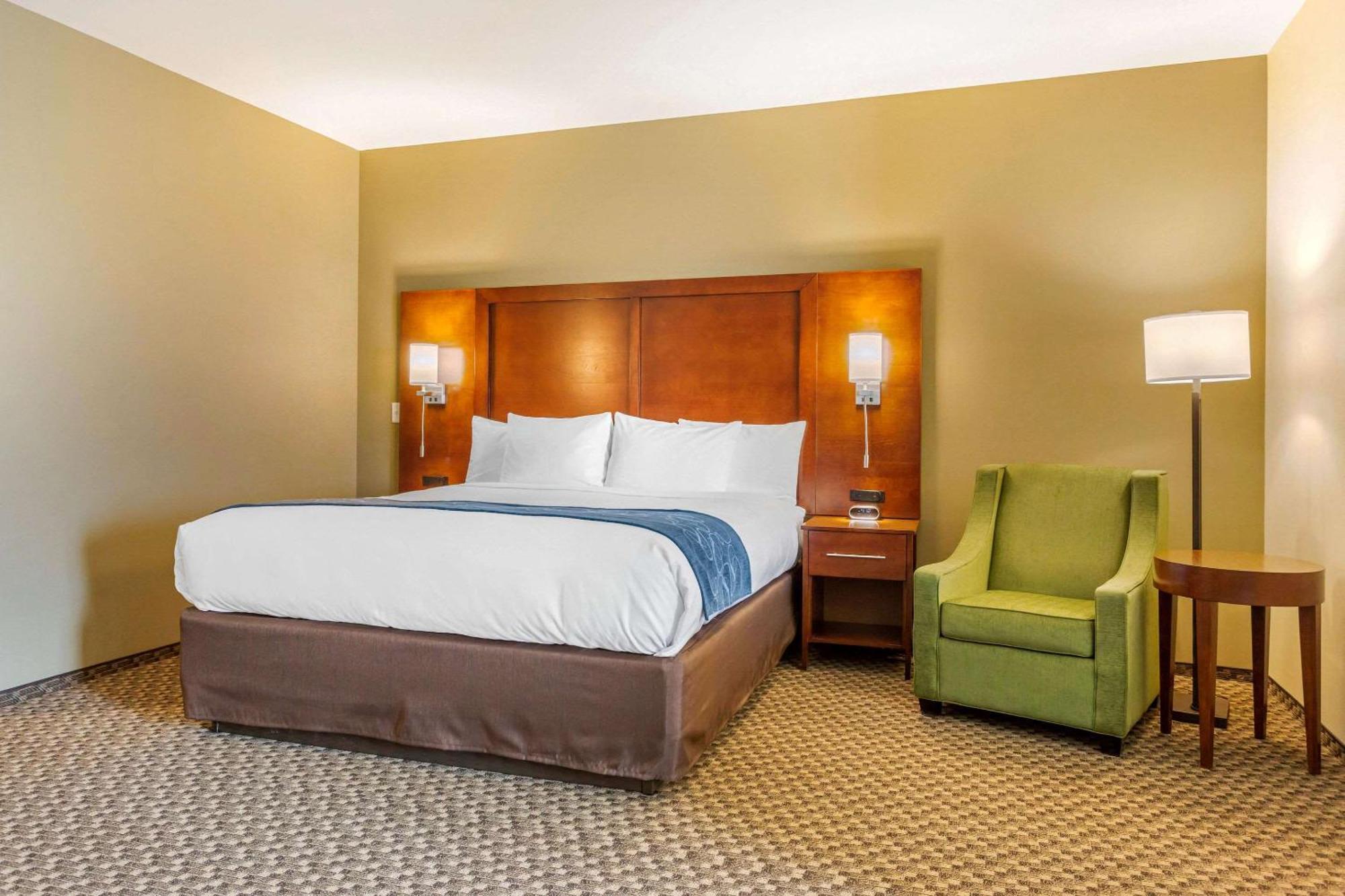 Comfort Suites Burlington Near I-5 Buitenkant foto