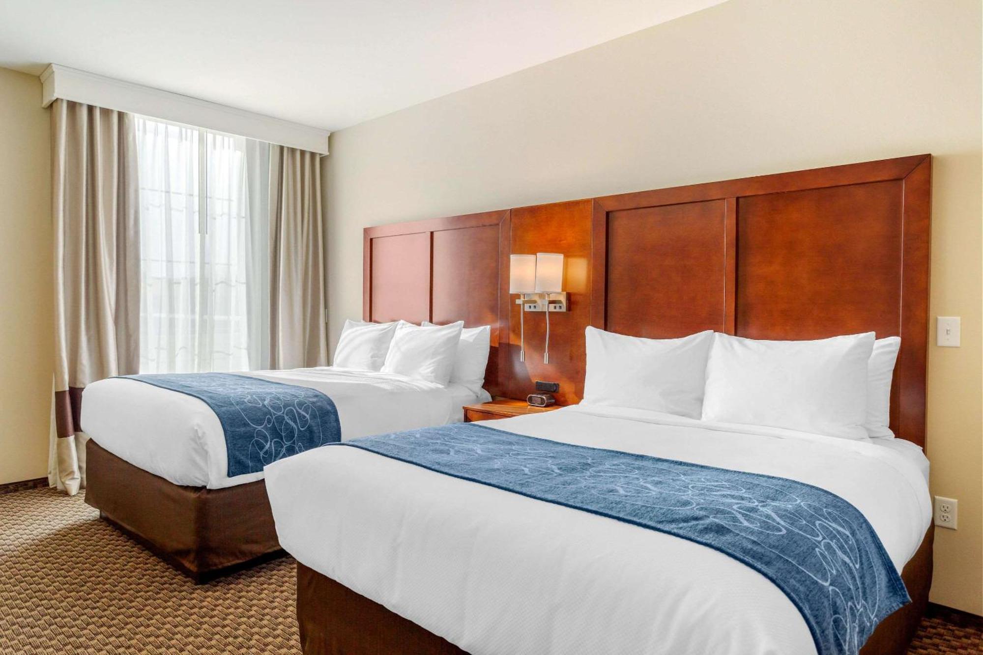 Comfort Suites Burlington Near I-5 Buitenkant foto